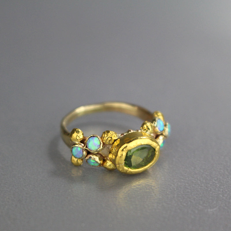 Solid Gold Peridot Caterina Ring