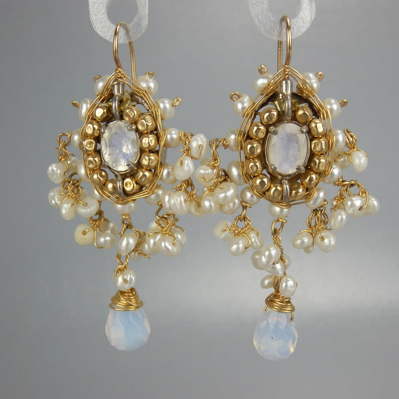 Maharaja Moonstone Pearl Earrings